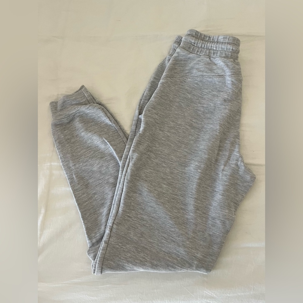 ALO yoga grey joggers!